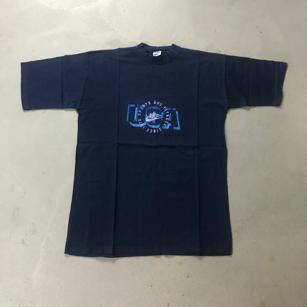 Nike Sports & Fitness Vintage T-Shirt - vintage starter karlkani sergiotacchini