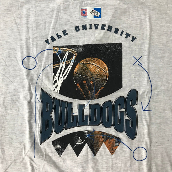 Yale Bulldogs Vintage T-Shirt - vintage starter karlkani sergiotacchini